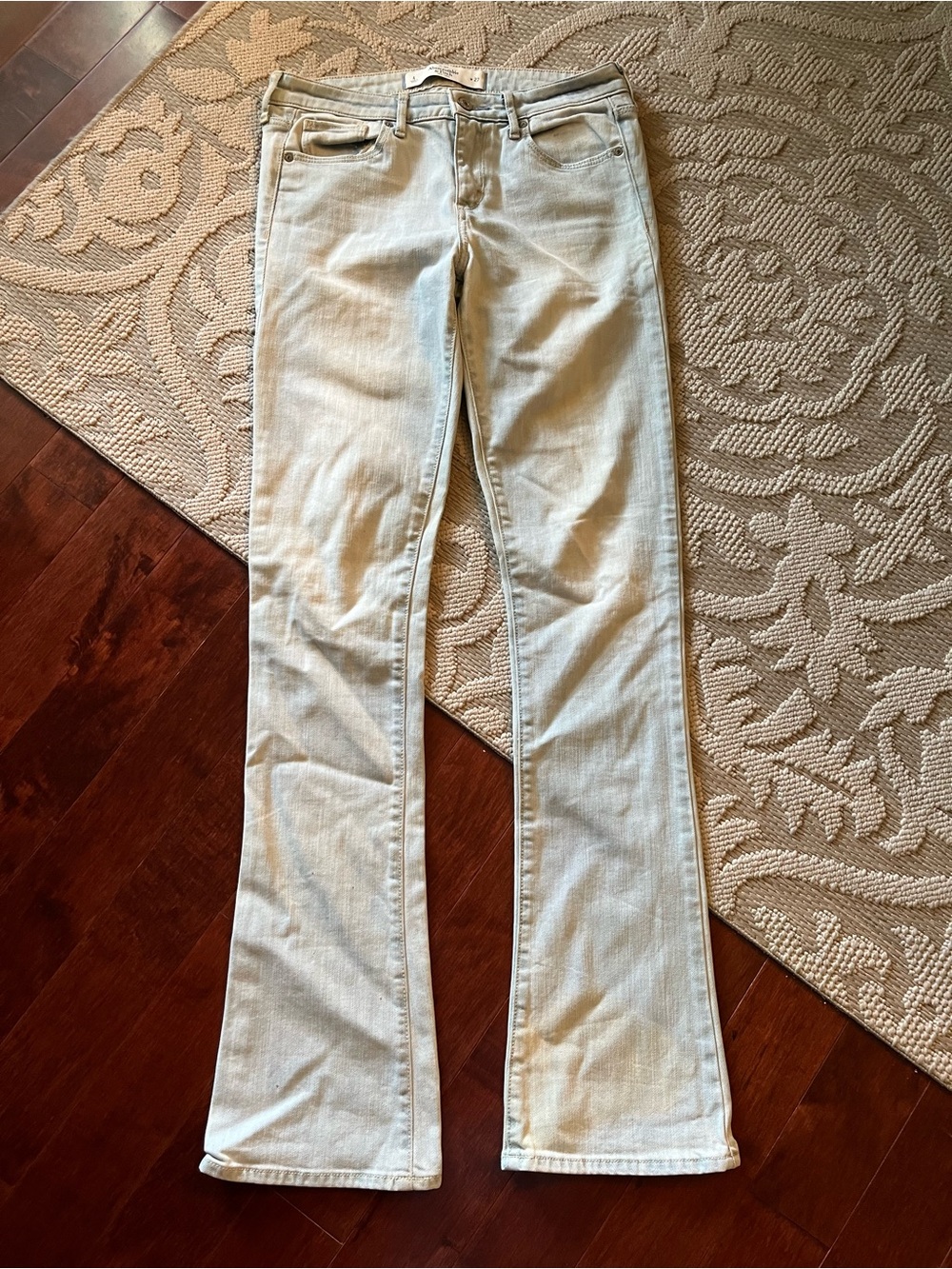 Abercrombie & Fitch Light Wash Women's Flare Jeans -4 R
